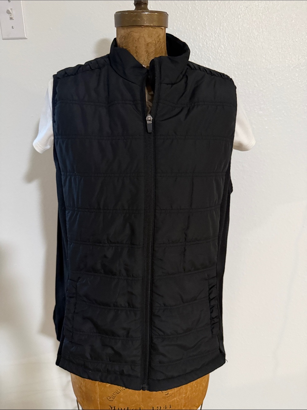 Women’s Black Quilted Lightweight Vest - Classic Zip Front Size XL